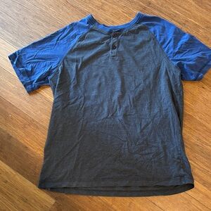 Denver Hayes Two-Tone Short Sleeve Henley